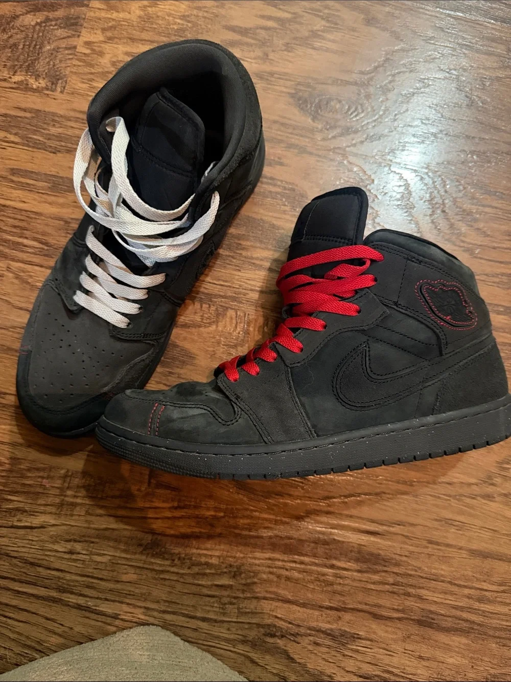 Jordan 1 Mid SE Craft Dark Smoke Red